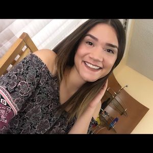 Meet your Posher, Elianis